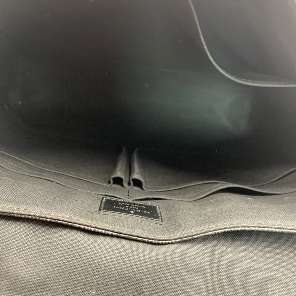 Louis Vuitton Damier Graphite Messenger Bag - Black